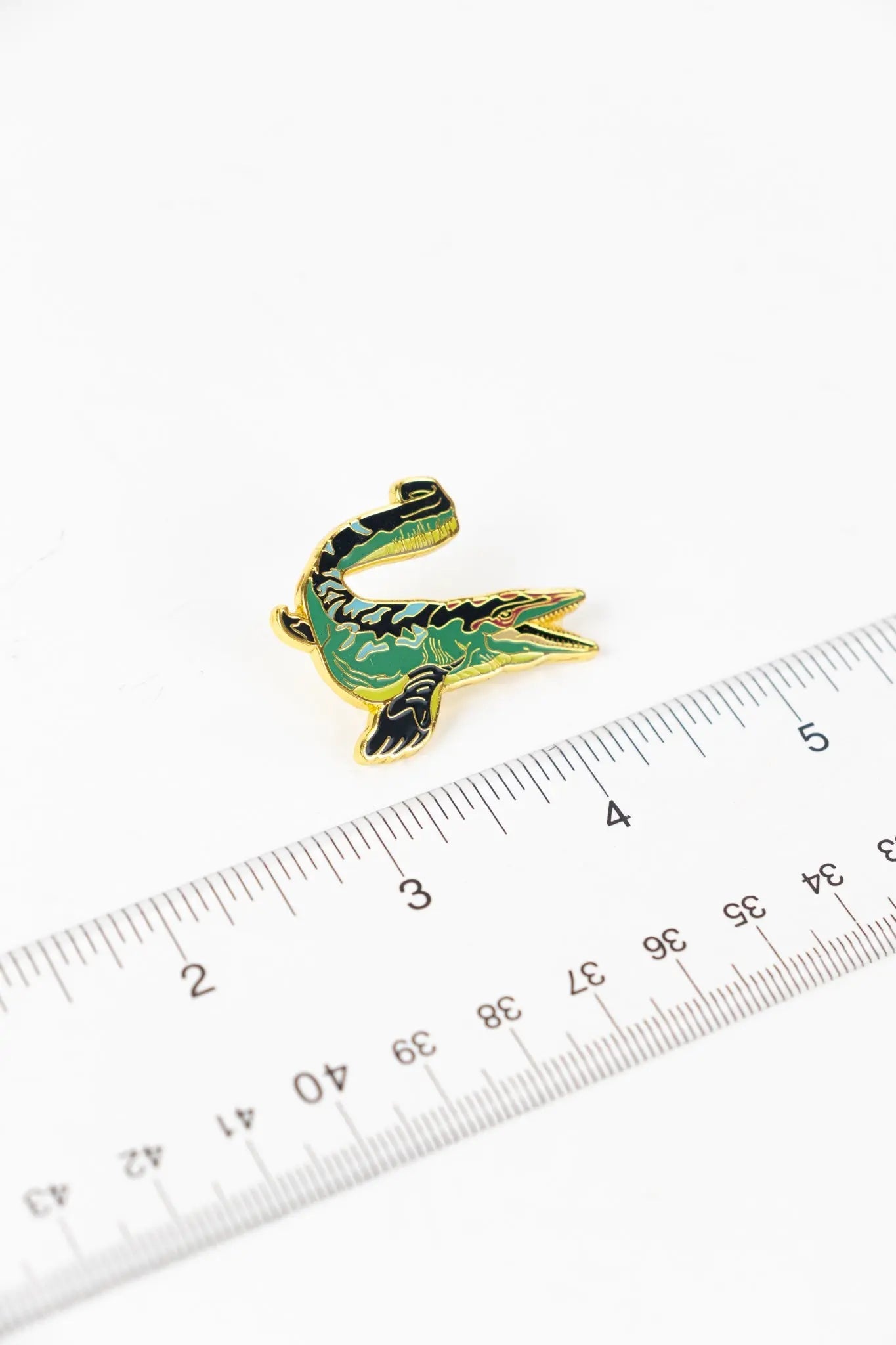 Mosasaurus Enamel Pin (Mosasaurus hoffmanni)