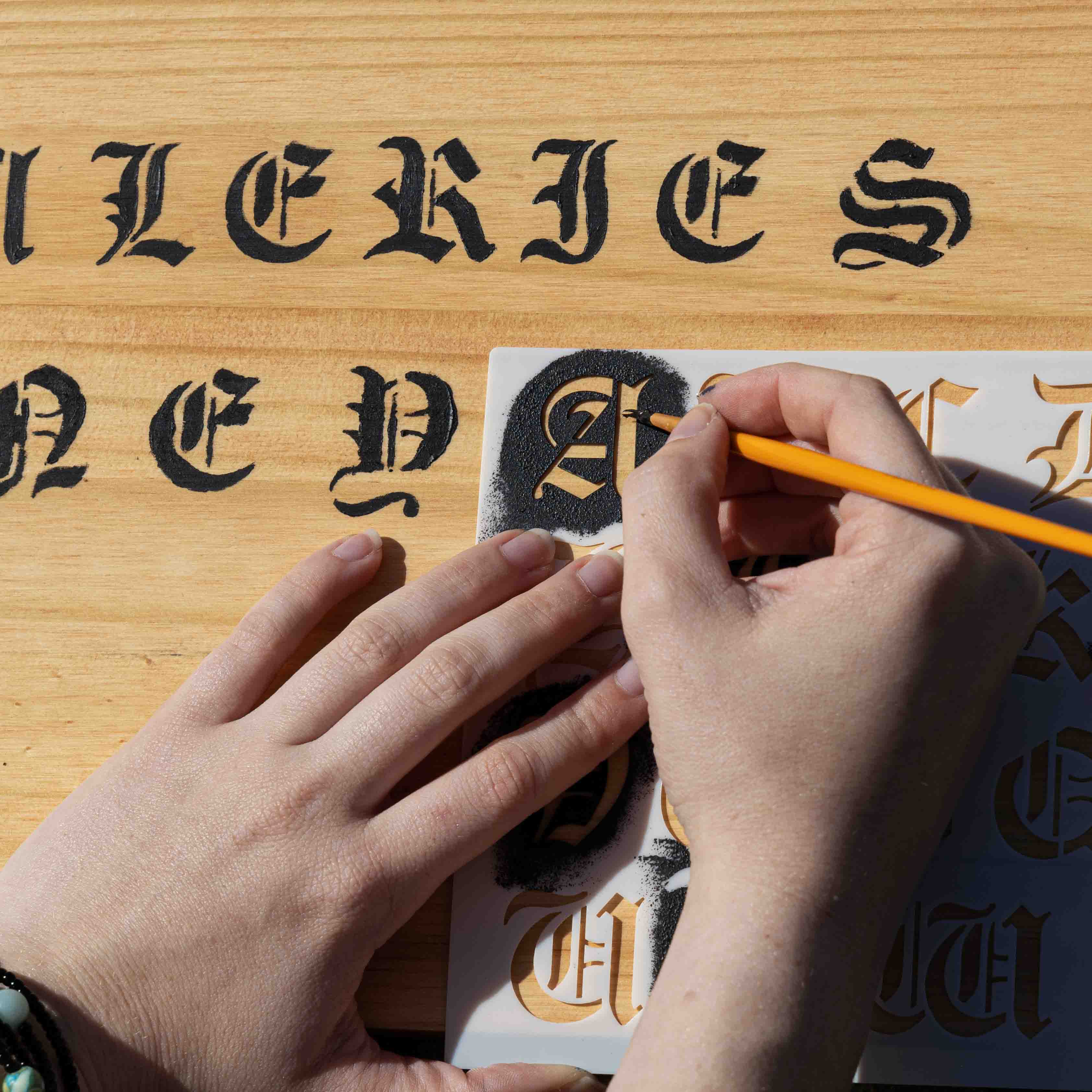 Gothic Letter Alphabet [1in Letters] Set